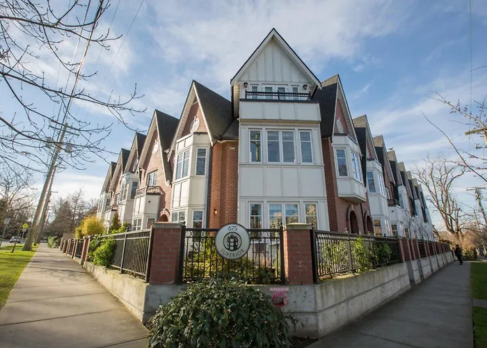 Triple Tiered Townhouse